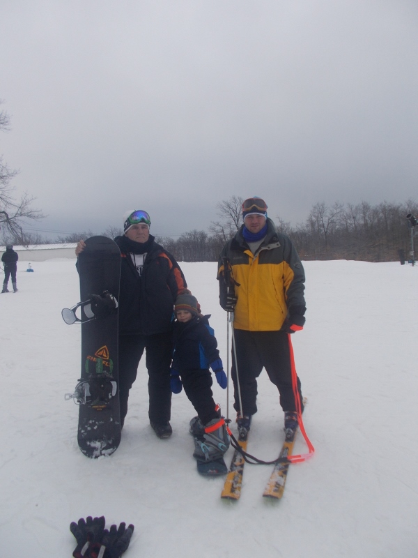 carson snowboarding at jackfrost-10913